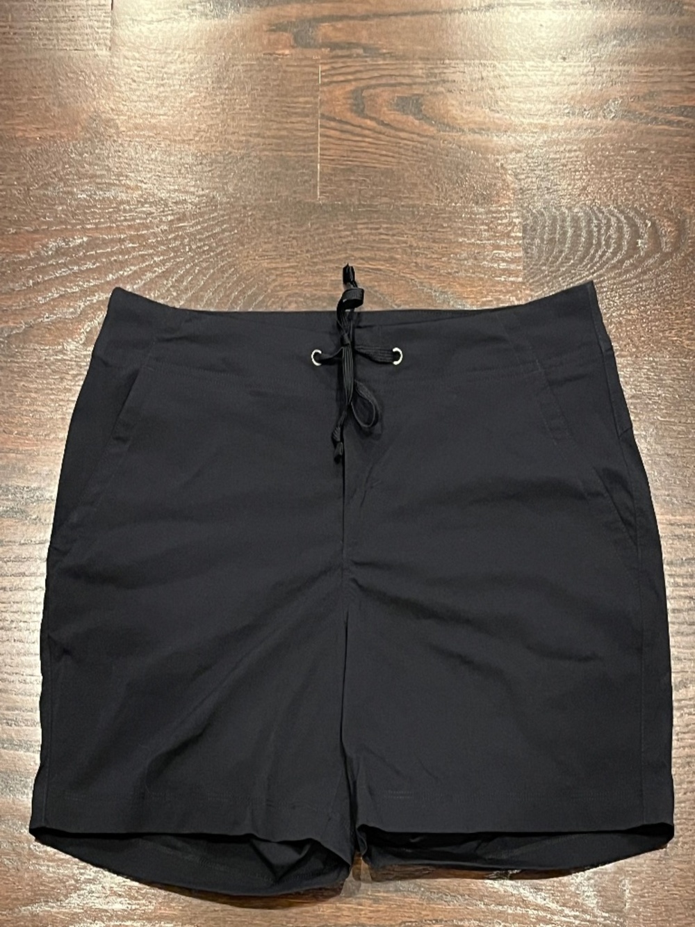 Columbia Women’s Black Midrise Hiking Board Shorts 12